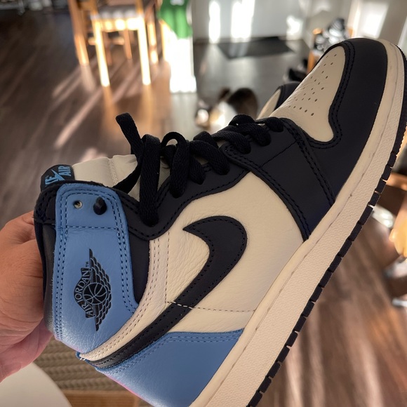 Nike Air Jordan 1 Retro OG Obsidian (GS) - Picture 3 of 10